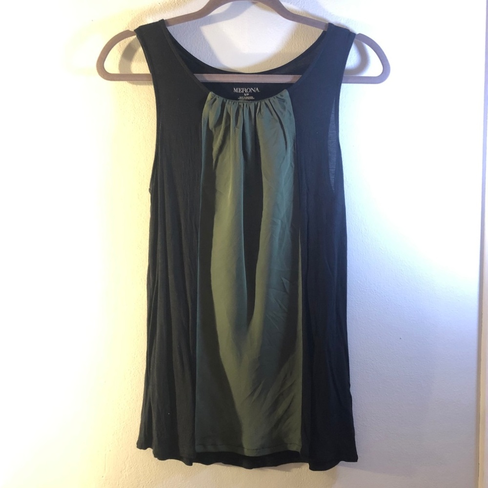 *CLOSET CLEAN OUT* 👍Green Stripe Tank